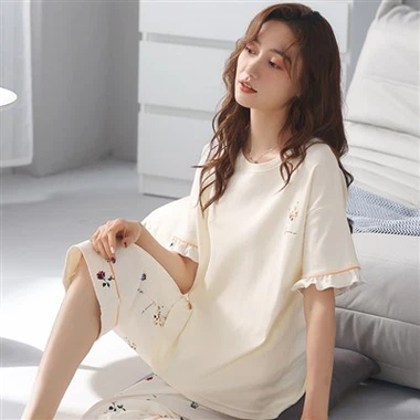 Kvinnors pyjamas med beskurna byxor i ren bomull